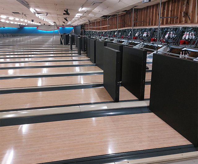 la préparation des animations sur les pistes de bowling