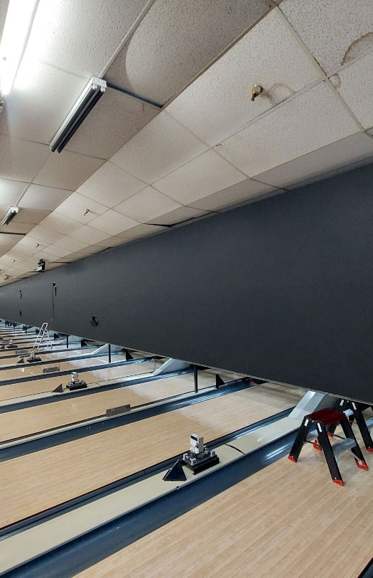 Le montage de l'animation personnalisée au McHenry Bowl en Californie