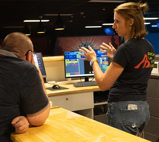 Formation des employés du Bowling sur le logiciel Bowling Media Studio
